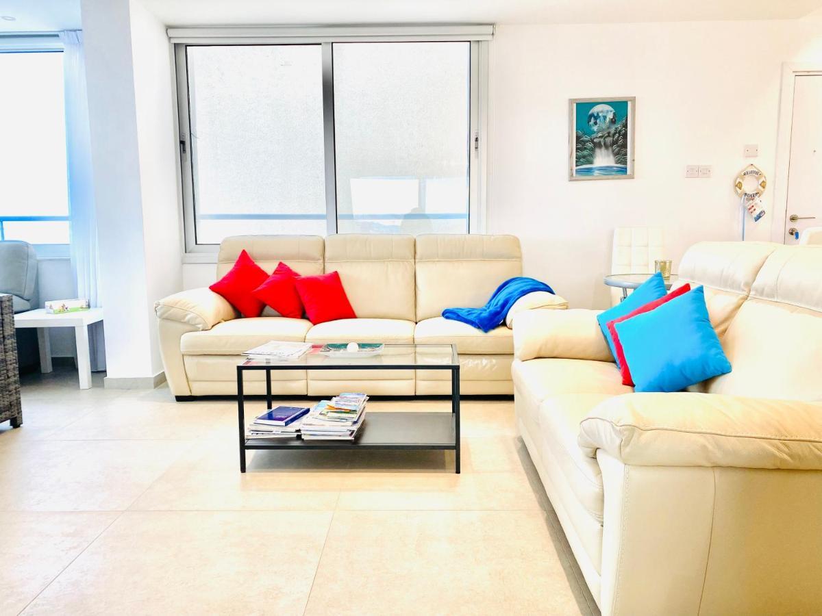 Apartamento Panoramic Seaside Getaway, 2-Br Penthouse Lárnaca Exterior foto