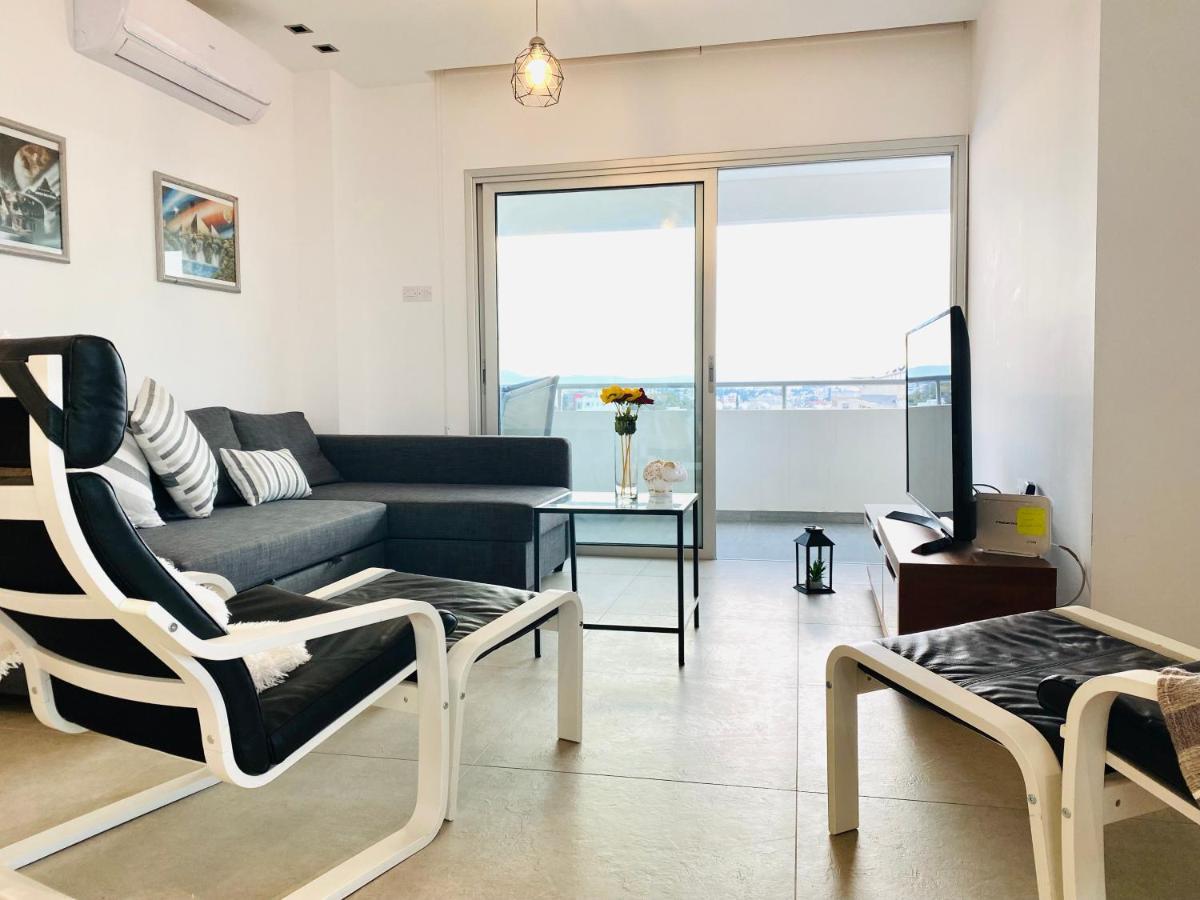 Apartamento Panoramic Seaside Getaway, 2-Br Penthouse Lárnaca Exterior foto
